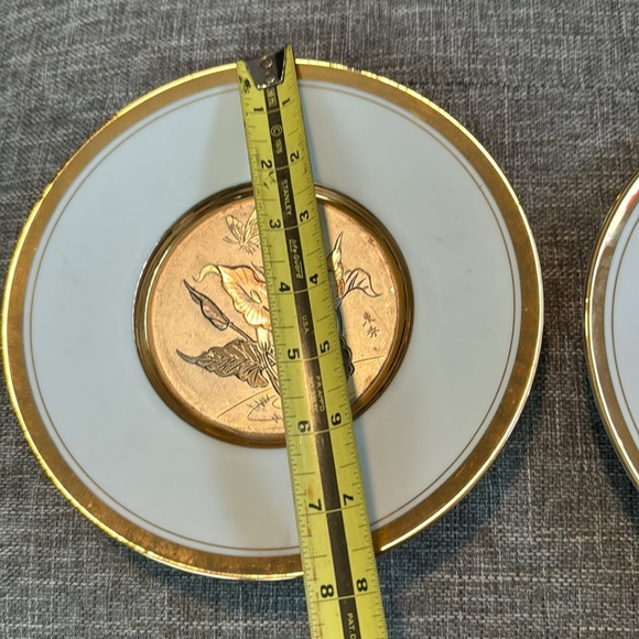 VINTAGE ART OF CHOKIN 24K GOLD EDGED 6” PLATE WITH FLOWER DESIGN two pla… - Picture 4 of 10